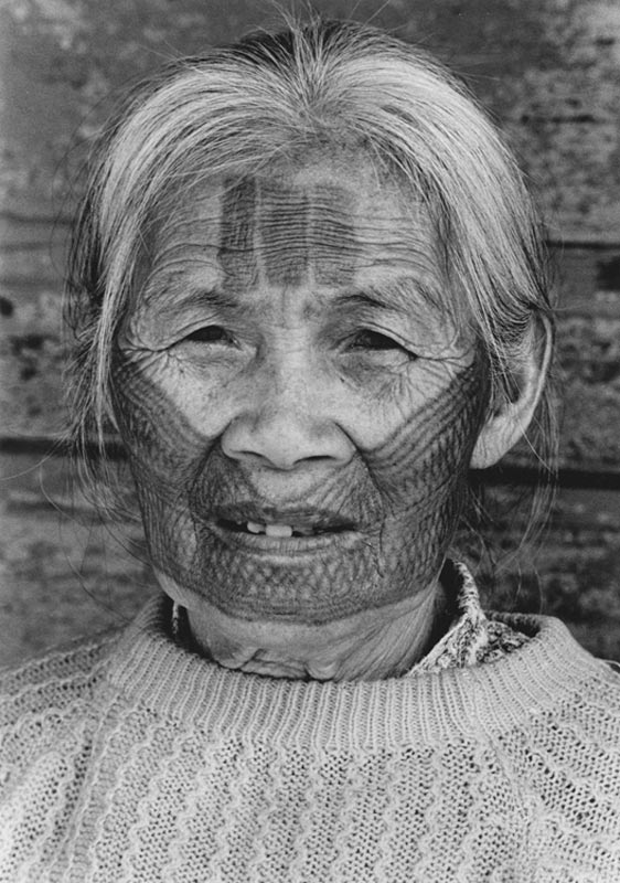 王信  | 訪霧社 銀鹽相紙, 1972 54.1 × 43.2 公分  藝術家自藏 的圖說
