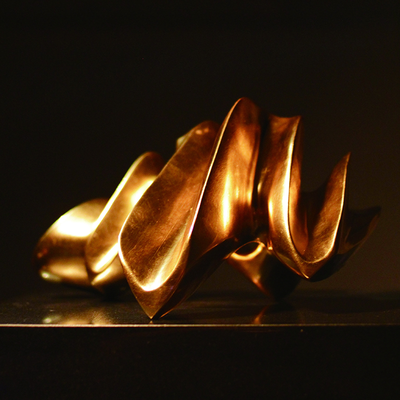Lee Chen-Cheng  | Clouds Gold leaf on cast bronze, 2012 26.5x20.5x16 cm 的圖說