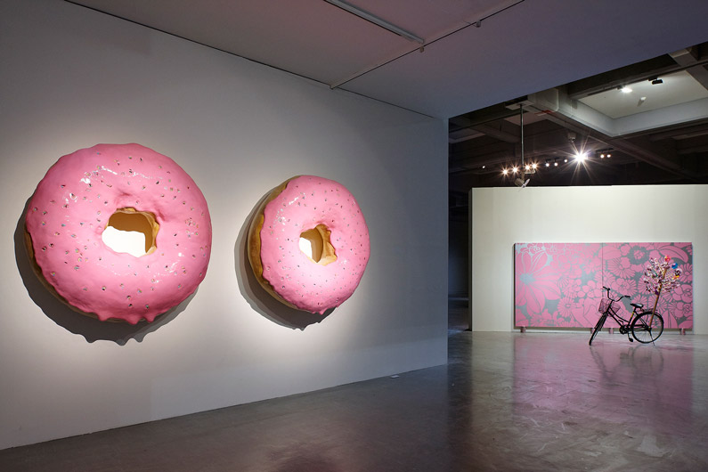 李明學  | 甜甜圈 物件，複合媒材, 2015 160公分(直徑) 的圖說