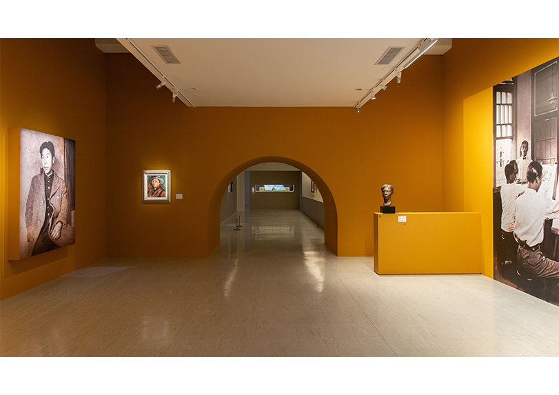 「掘光而行：洪瑞麟」展場     圖像由臺北市立美術館提供。 的圖說