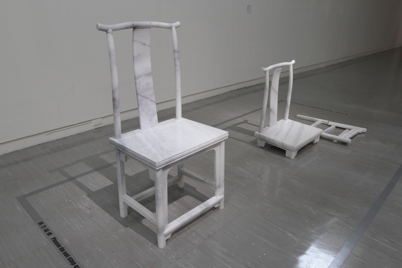 大理石  | 大理石椅子   120 x 56 x 46 cm, 2008 的圖說