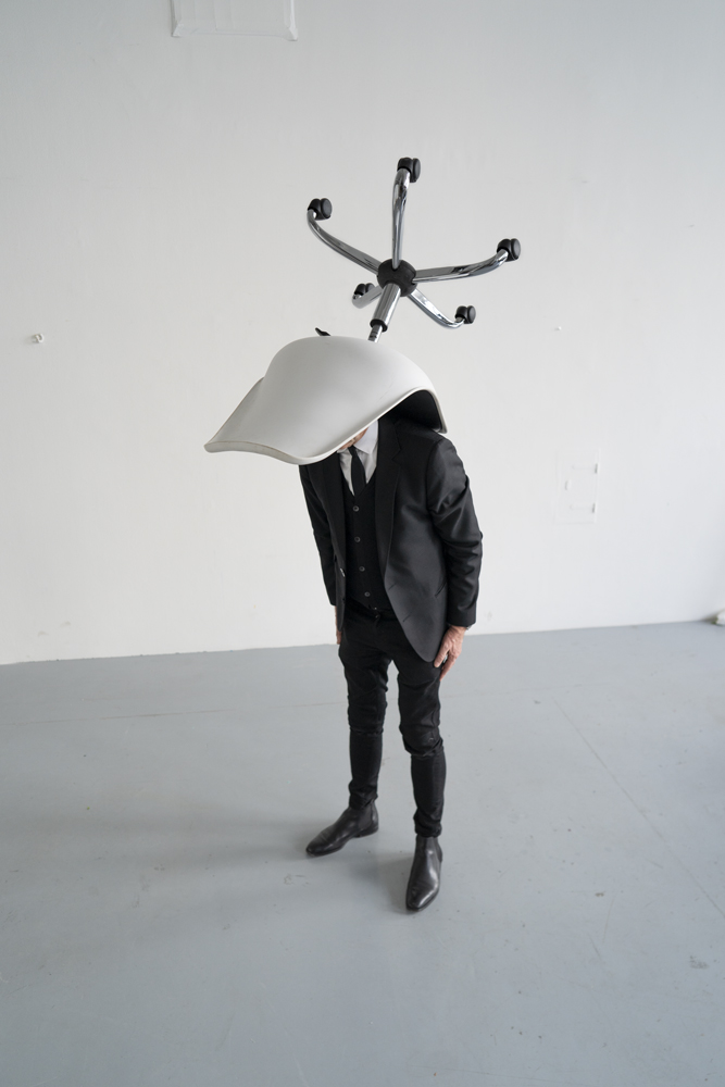 アート・デザイン・音楽 Erwin Wurm: One Minute Sculptures ONE