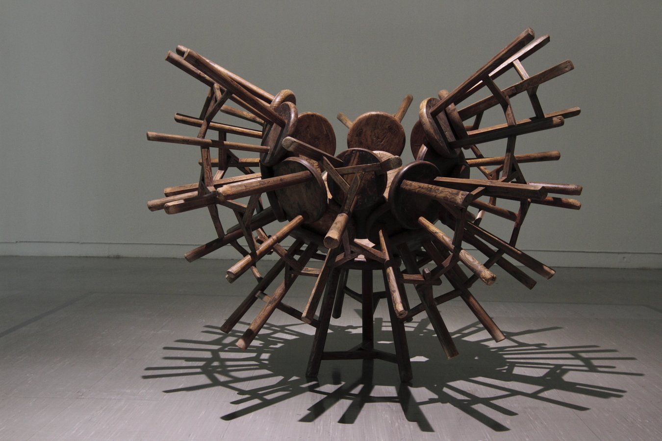 艾未未 / ç‚¹è¯„ä¸­å›½ è‰¾æœªæœªè¹©è„šçš„è¡Œä¸ºè‰ºæœ¯ Bbc News